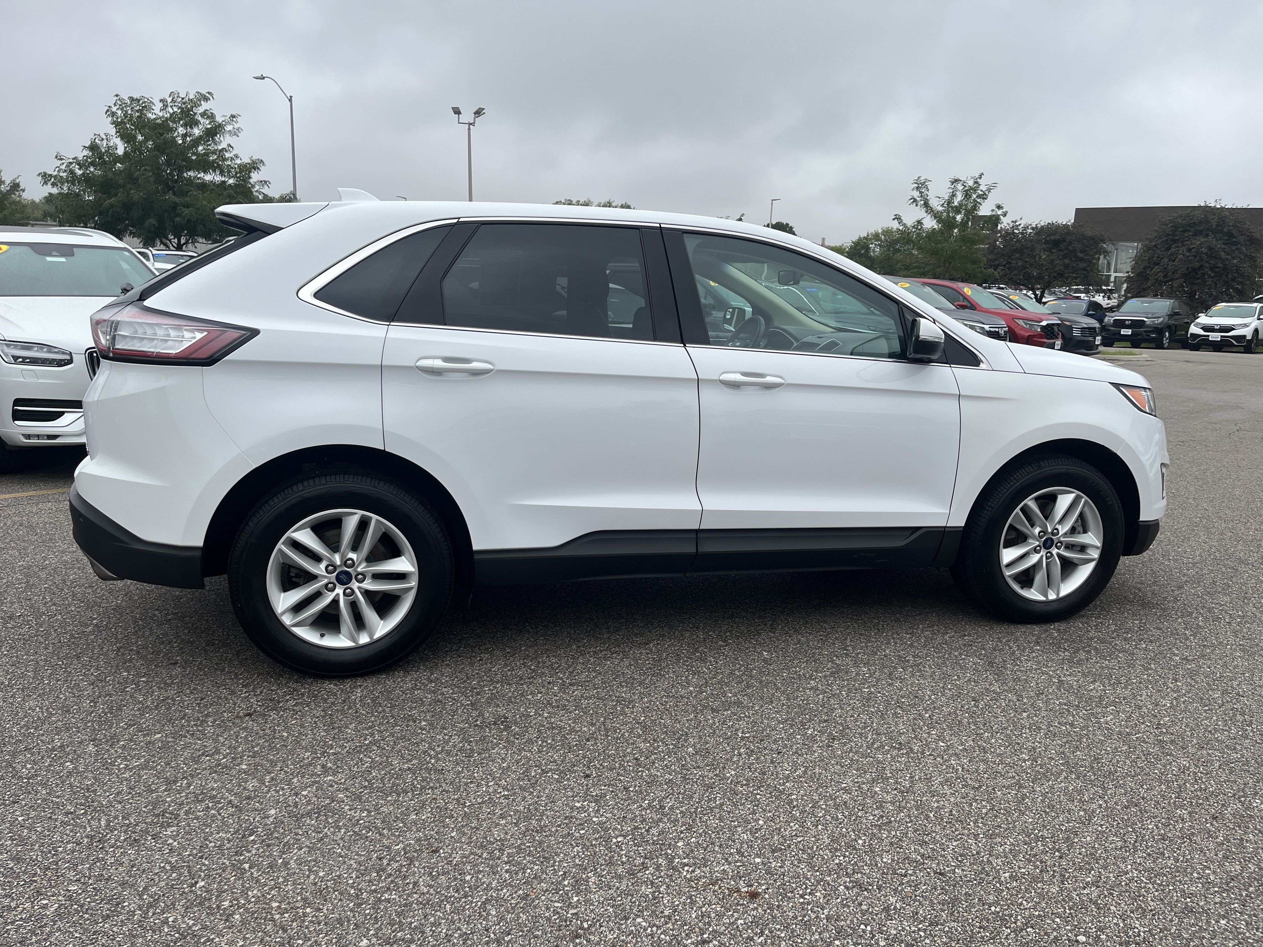 Used 2016 Ford Edge SEL w/ Equipment Group 201A AWD/4WD image 4