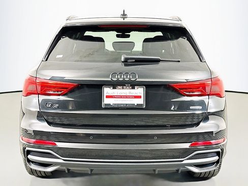 Used 2023 Audi Q3 2.0T Premium w/ Black Optic Sport Package AWD/4WD image 3