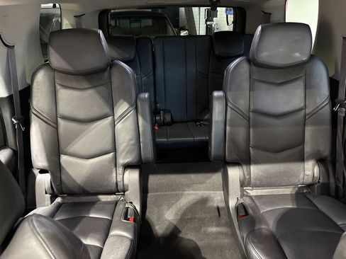 Used 2015 Cadillac Escalade Premium RWD image 17