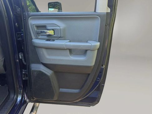 Used 2017 RAM 1500 Classic SLT AWD/4WD image 12