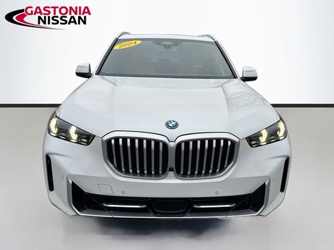 Used 2024 BMW X5 xDrive50e w/ Parking Assistance Package image 2