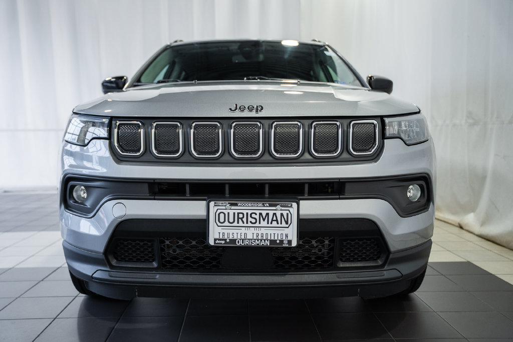 Certified 2022 Jeep Compass Latitude AWD/4WD image 2