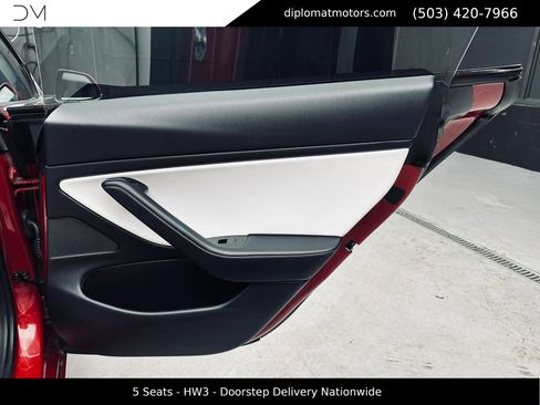 Used 2018 Tesla Model 3 Long Range image 28