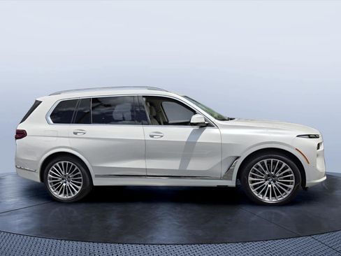 Certified 2023 BMW X7 xDrive40i w/ Premium Package AWD/4WD image 7