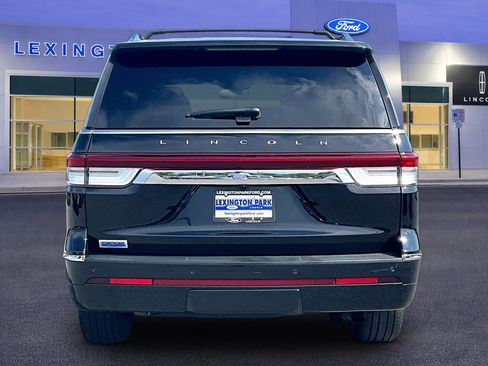 Used 2023 Lincoln Navigator Reserve AWD/4WD image 6
