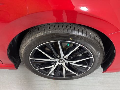 Used 2023 Toyota Camry SE image 11