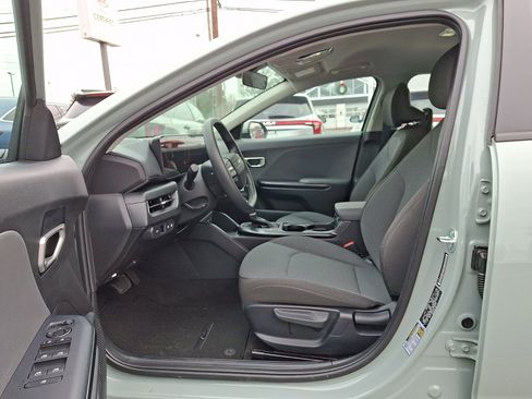 New 2025 Kia K4 LXS image 9