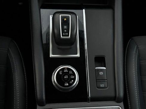 Used 2024 Mitsubishi Outlander SE image 29