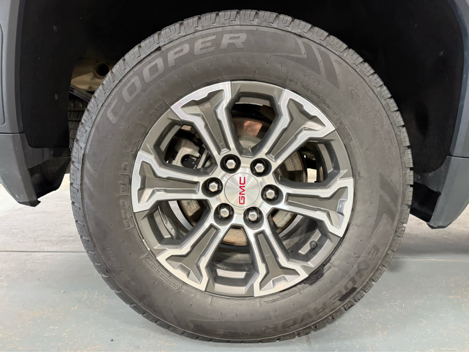 Used 2024 GMC Sierra 1500 SLT AWD/4WD image 9