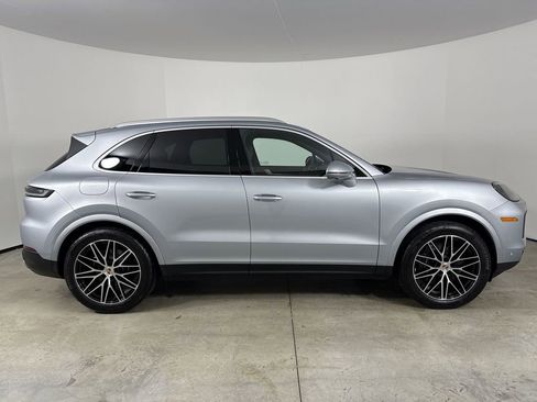 Certified 2025 Porsche Cayenne image 8