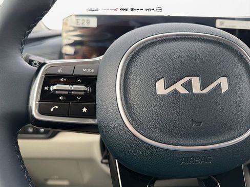 New 2026 Kia Carnival EX image 25