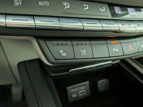 Used 2019 Cadillac XT4 Premium Luxury FWD image 11