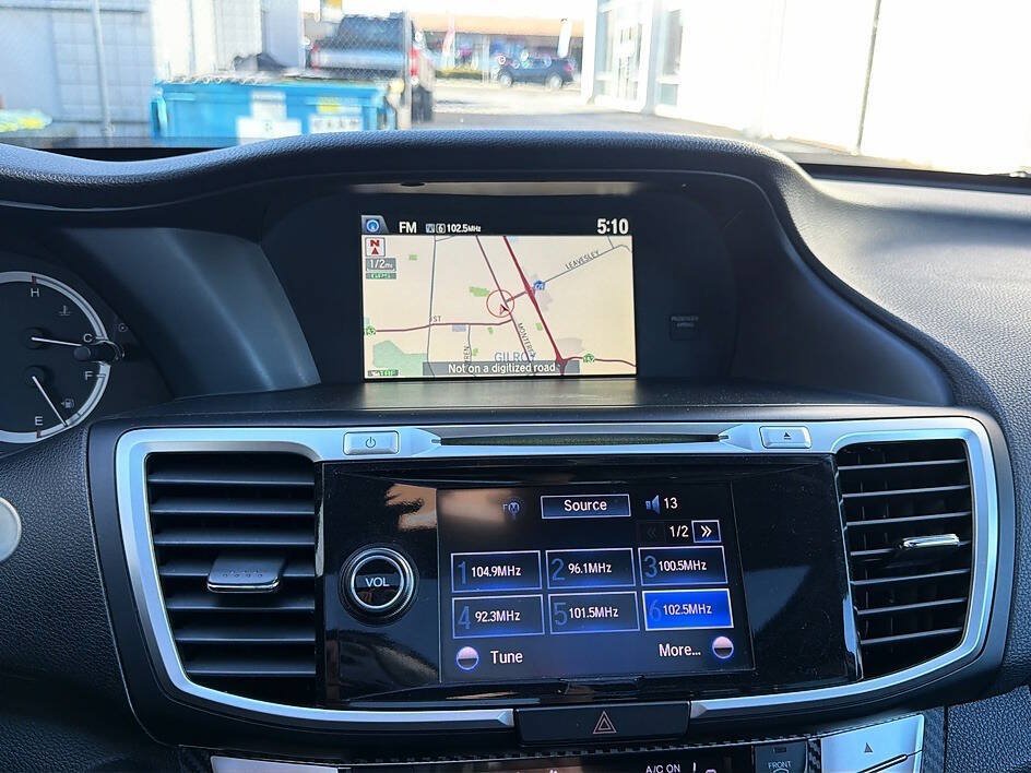 Used 2014 Honda Accord Touring image 9