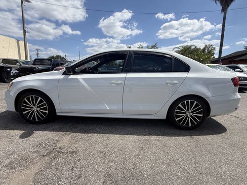 Used 2015 Volkswagen Jetta Sport image 8