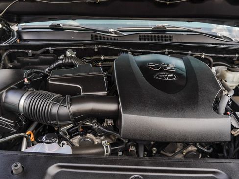 Certified 2020 Toyota Tacoma SR5 RWD image 30