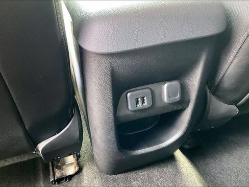 Used 2015 Chevrolet Colorado Z71 AWD/4WD image 30