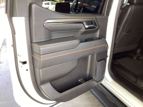 Used 2025 GMC Sierra 1500 AT4 w/ AT4 Premium Package AWD/4WD image 11
