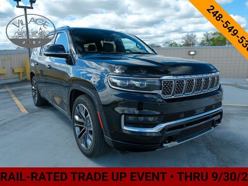 Used 2022 Jeep Grand Wagoneer Series III w/ Rear Seat Video Group 1 AWD/4WD image 3