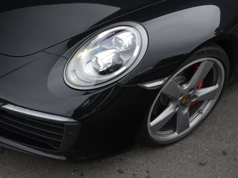 Certified 2018 Porsche 911 Carrera 4S AWD/4WD image 29