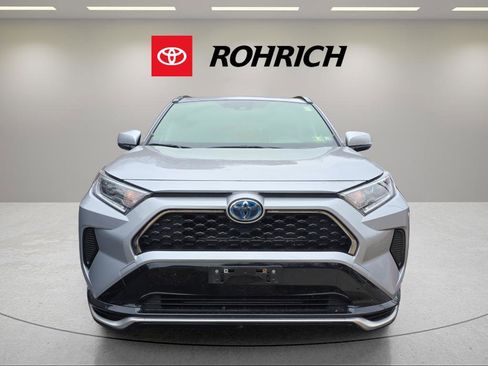 Used 2021 Toyota RAV4 SE w/ Weather & Moonroof Package image 3