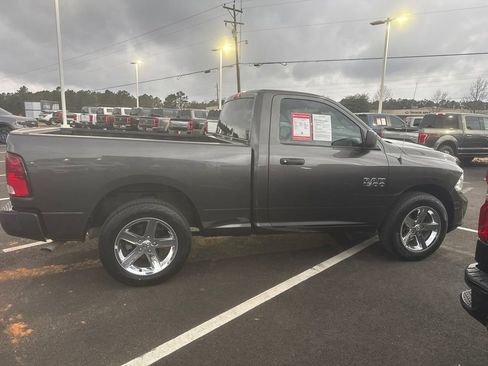 Used 2017 RAM 1500 Express image 9