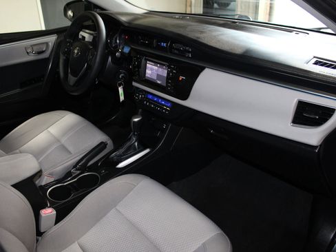 Used 2015 Toyota Corolla LE FWD image 26