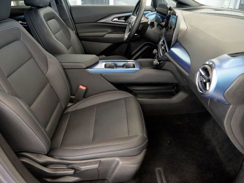 Used 2025 Chevrolet Equinox EV LT w/ Convenience Package FWD image 29