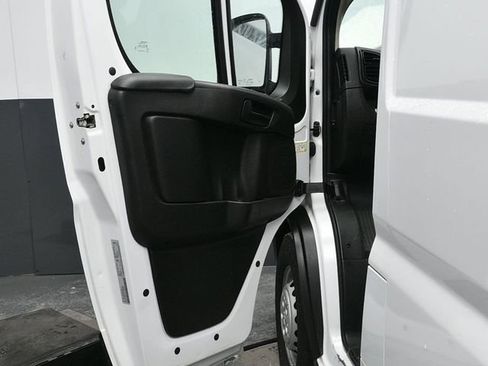 Used 2025 RAM ProMaster 2500 w/ Convenience Group image 13