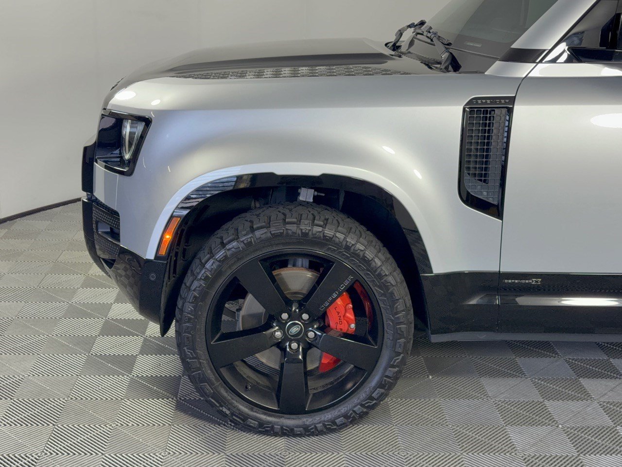 Used 2024 Land Rover Defender 110 X AWD/4WD image 13