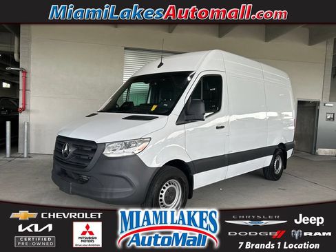 Used 2025 Mercedes-Benz Sprinter 2500 image 1