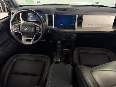 Used 2025 Ford Bronco Outer Banks AWD/4WD image 12