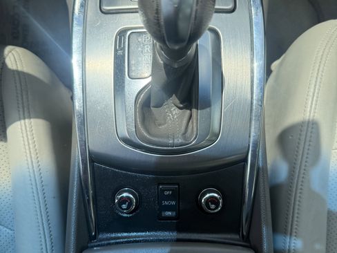 Used 2011 INFINITI G37 x Sedan w/ Premium Pkg AWD/4WD image 17
