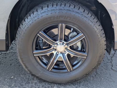 Used 2012 Toyota Highlander 4WD image 9