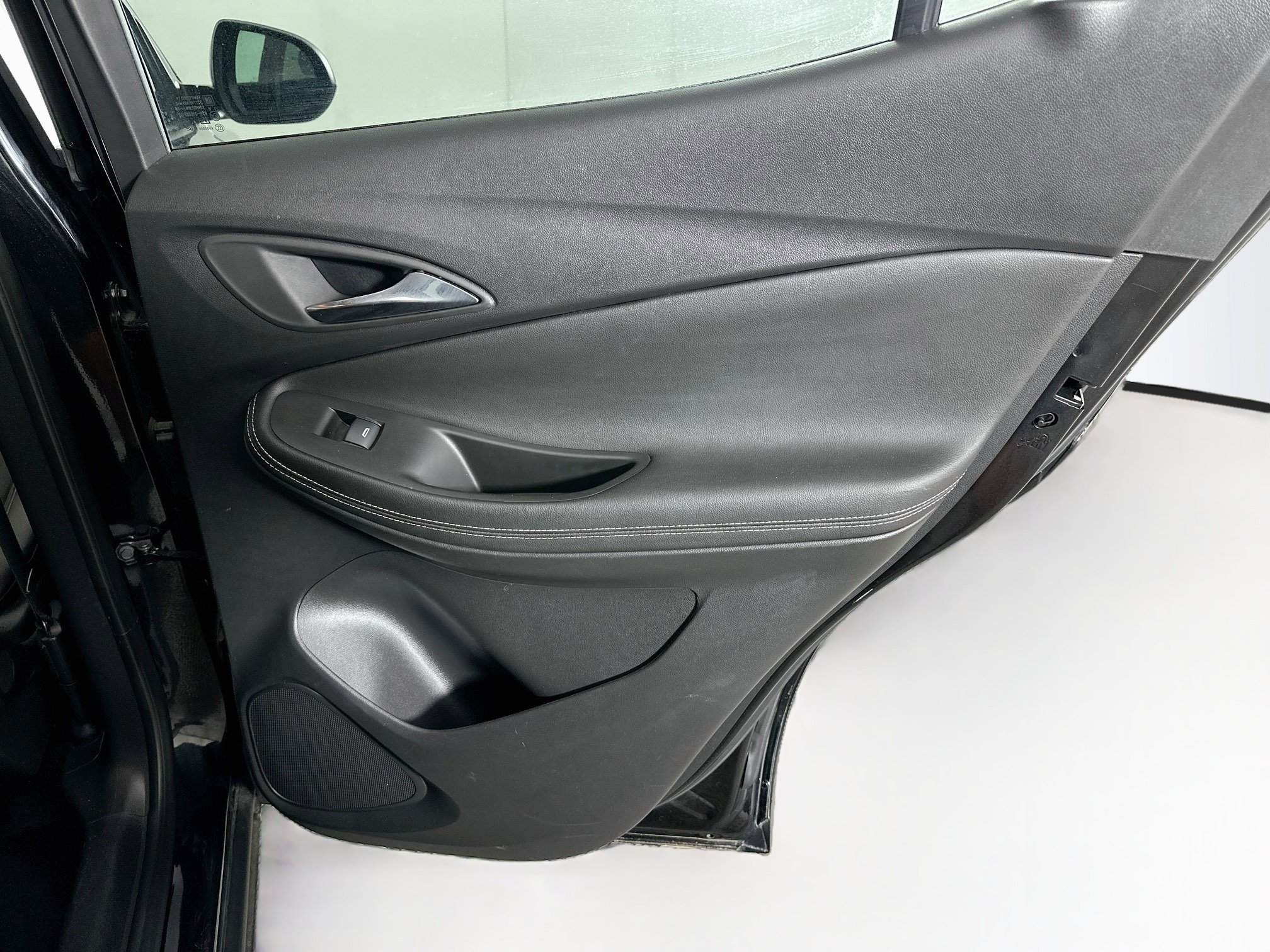 Used 2025 Buick Encore GX Preferred AWD/4WD image 28