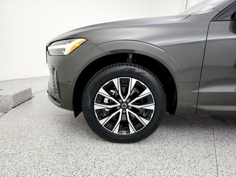 Certified 2025 Volvo XC60 B5 Plus w/ Climate Package AWD/4WD image 46