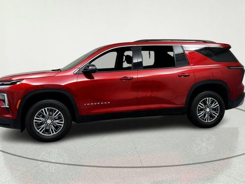 Used 2024 Chevrolet Traverse LT w/ LPO, Floor Liner Package FWD image 2