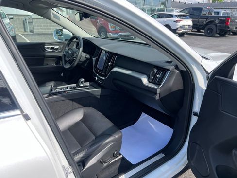 Used 2023 Volvo XC60 B5 Core AWD/4WD image 55