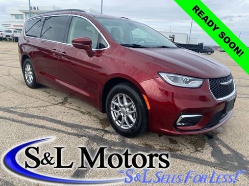 Used 2021 Chrysler Pacifica Touring w/ Cold Weather Group image 1