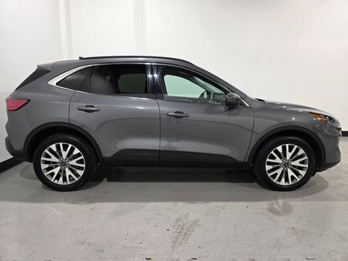 Used 2022 Ford Escape Titanium AWD/4WD image 23