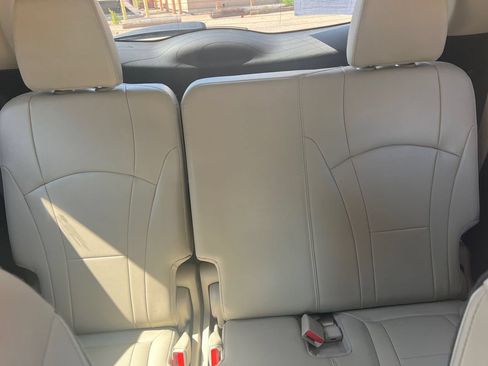 Used 2018 Buick Enclave Essence AWD/4WD image 13