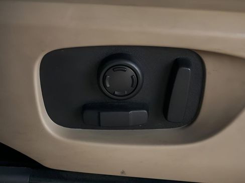 Used 2019 Land Rover Discovery Sport HSE image 25