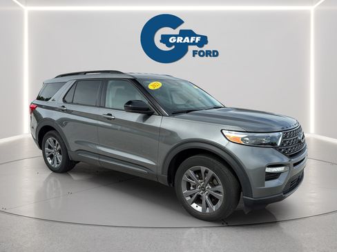 Used 2023 Ford Explorer XLT w/ Equipment Group 202A AWD/4WD image 5
