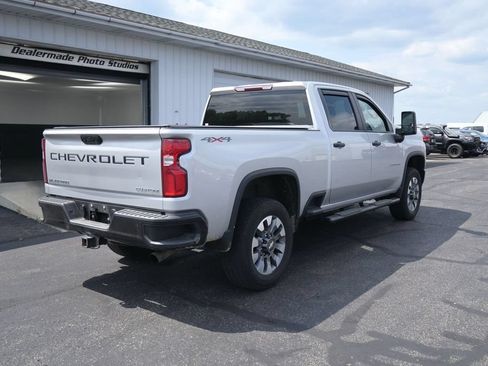 Used 2021 Chevrolet Silverado 2500 Custom w/ Custom Value Package AWD/4WD image 5