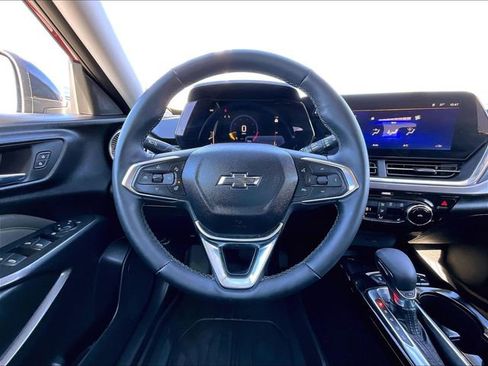 Used 2024 Chevrolet Trax ACTIV w/ Sunroof Package image 17