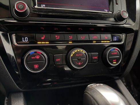 Used 2016 Volkswagen Jetta GLI SEL image 17