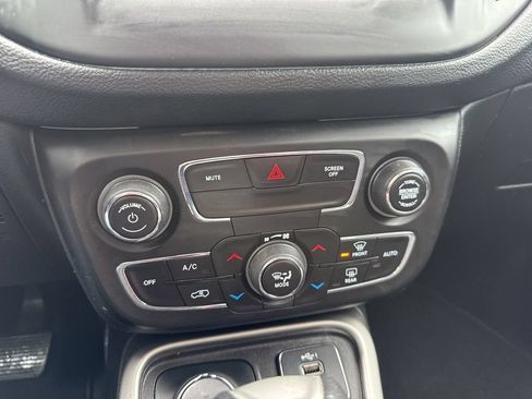 Used 2019 Jeep Compass Sport AWD/4WD image 29