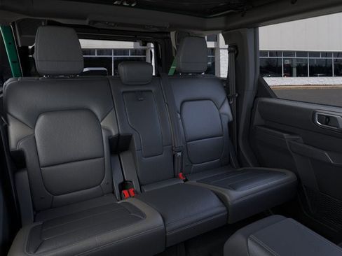 New 2025 Ford Bronco Outer Banks w/ Sasquatch Package image 11