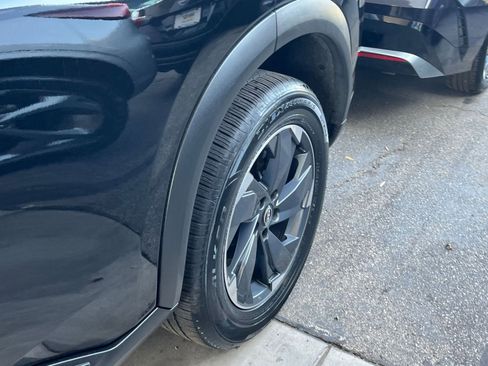 Used 2025 Nissan Rogue SV image 32