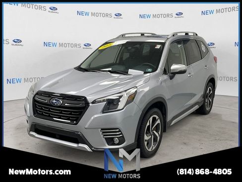 Used 2023 Subaru Forester Touring image 1