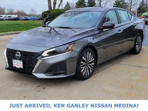 Certified 2025 Nissan Altima 2.5 SV image 7